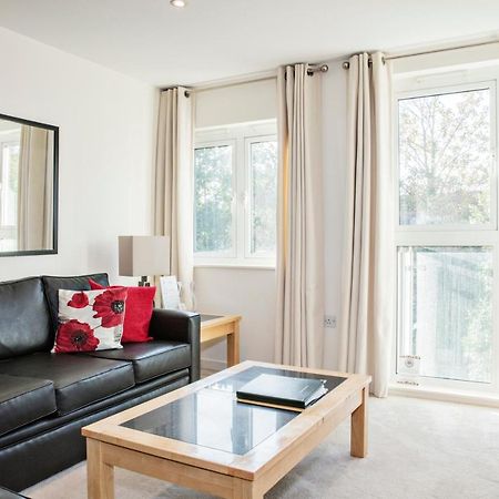 The Cedar Suite Woking Exteriér fotografie