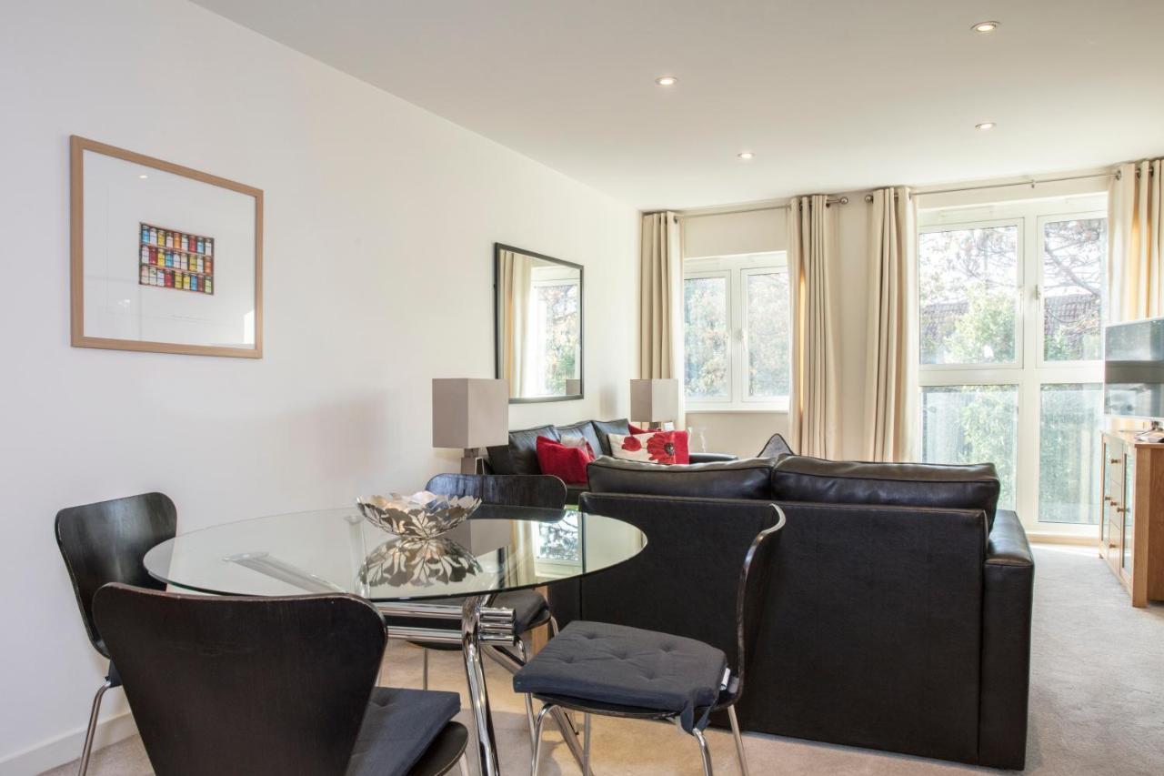 The Cedar Suite Woking Exteriér fotografie